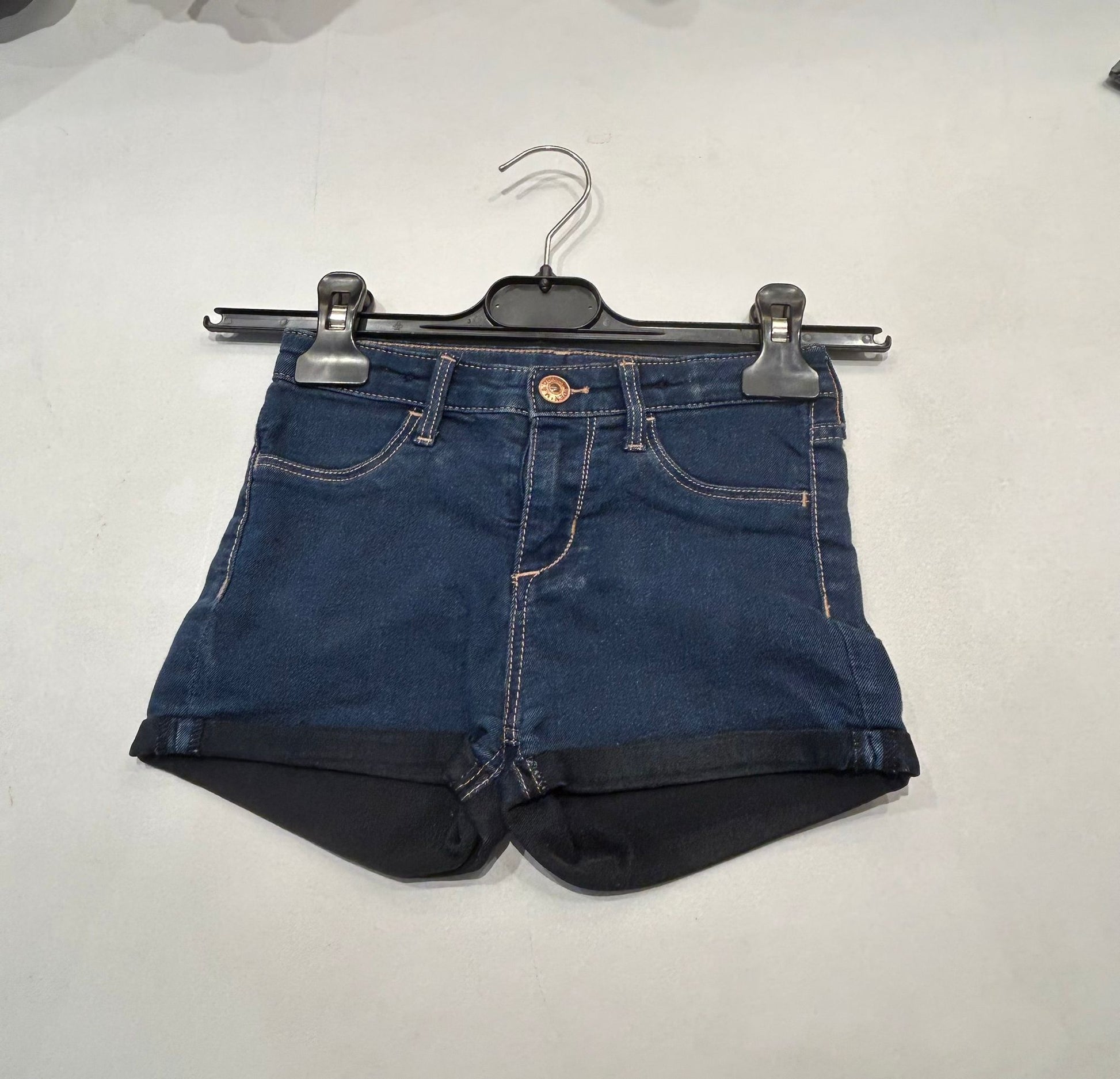 Short jeans