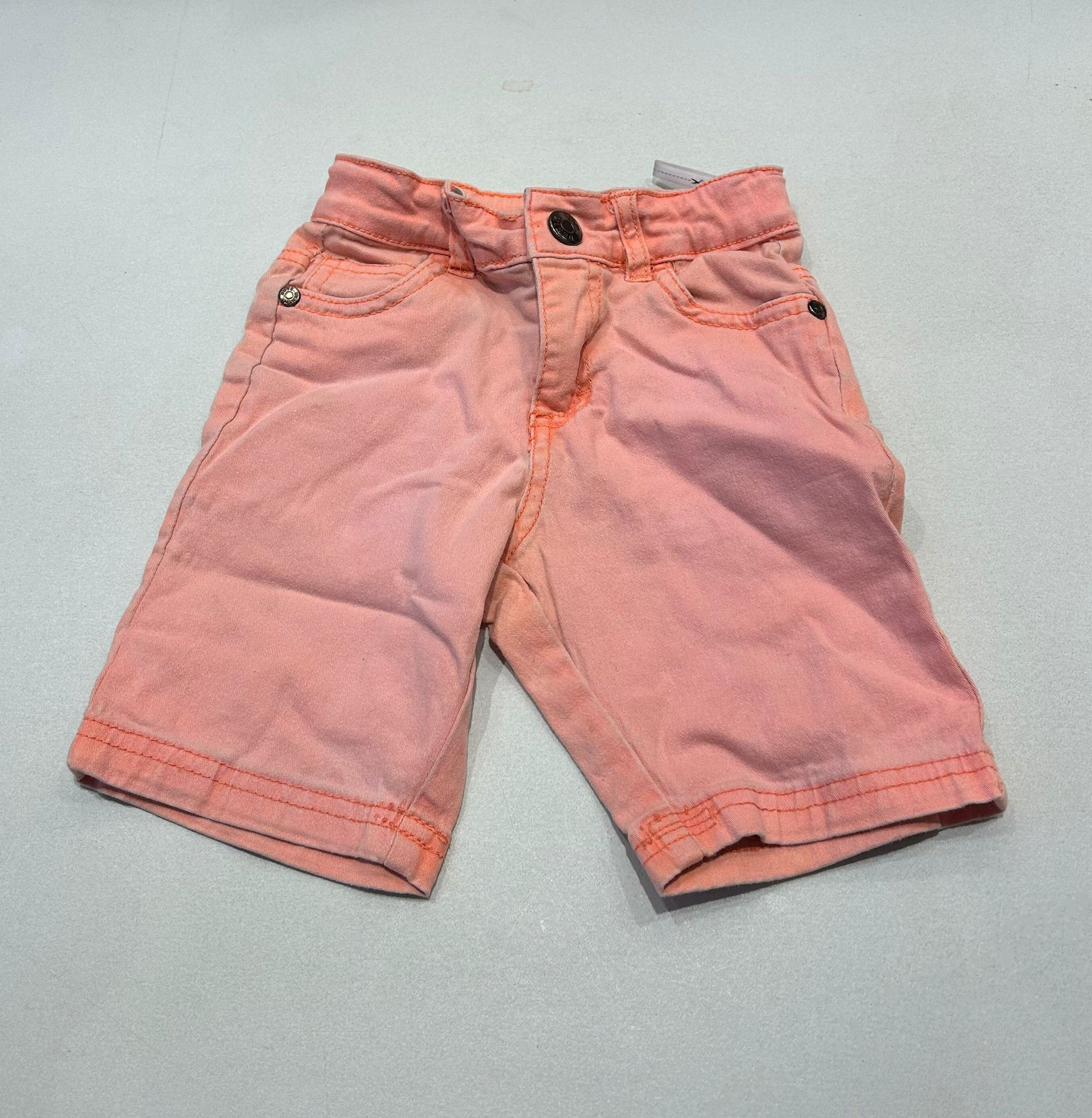 Short jeans