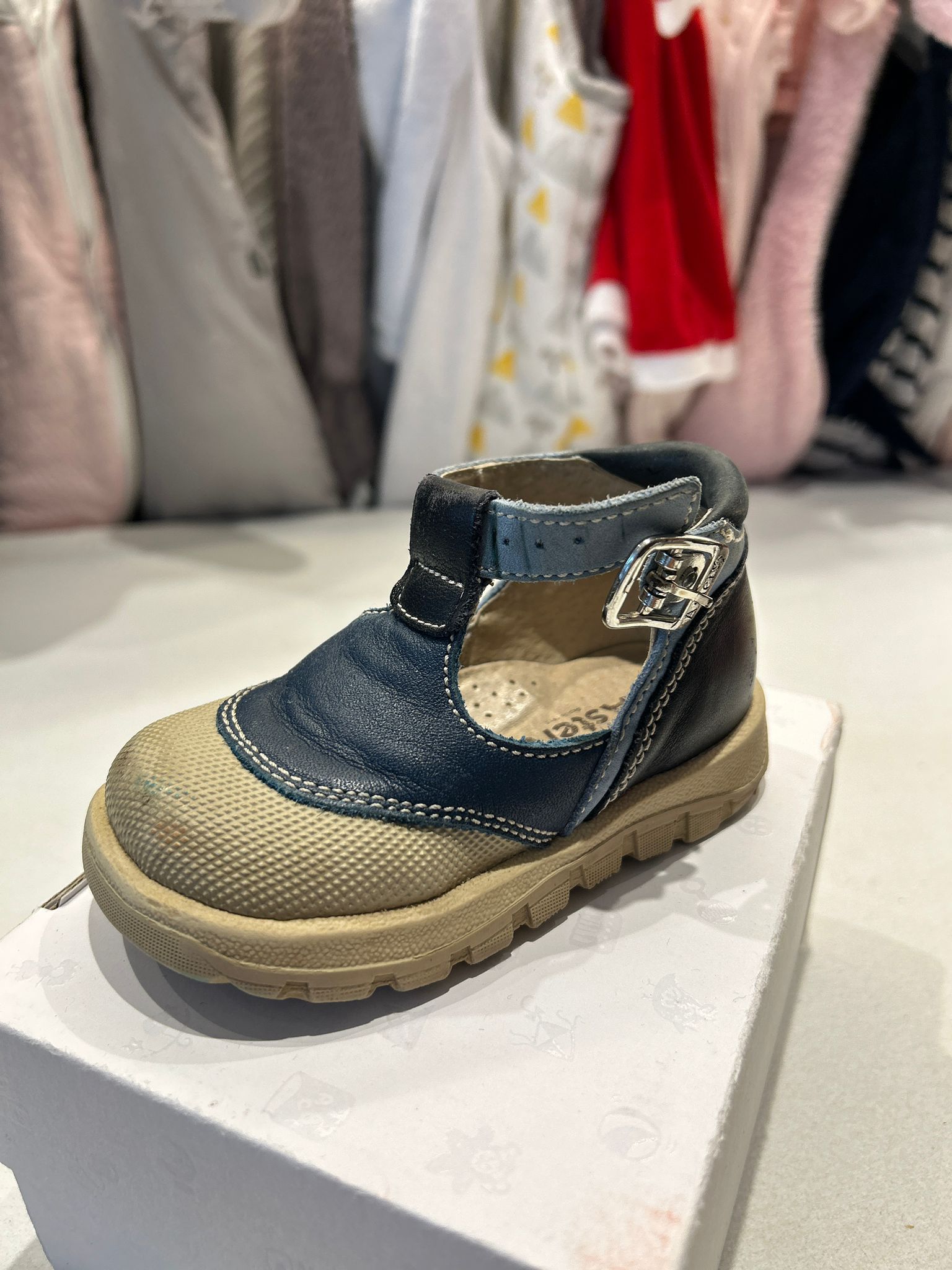 Chaussures fille   pour garçon