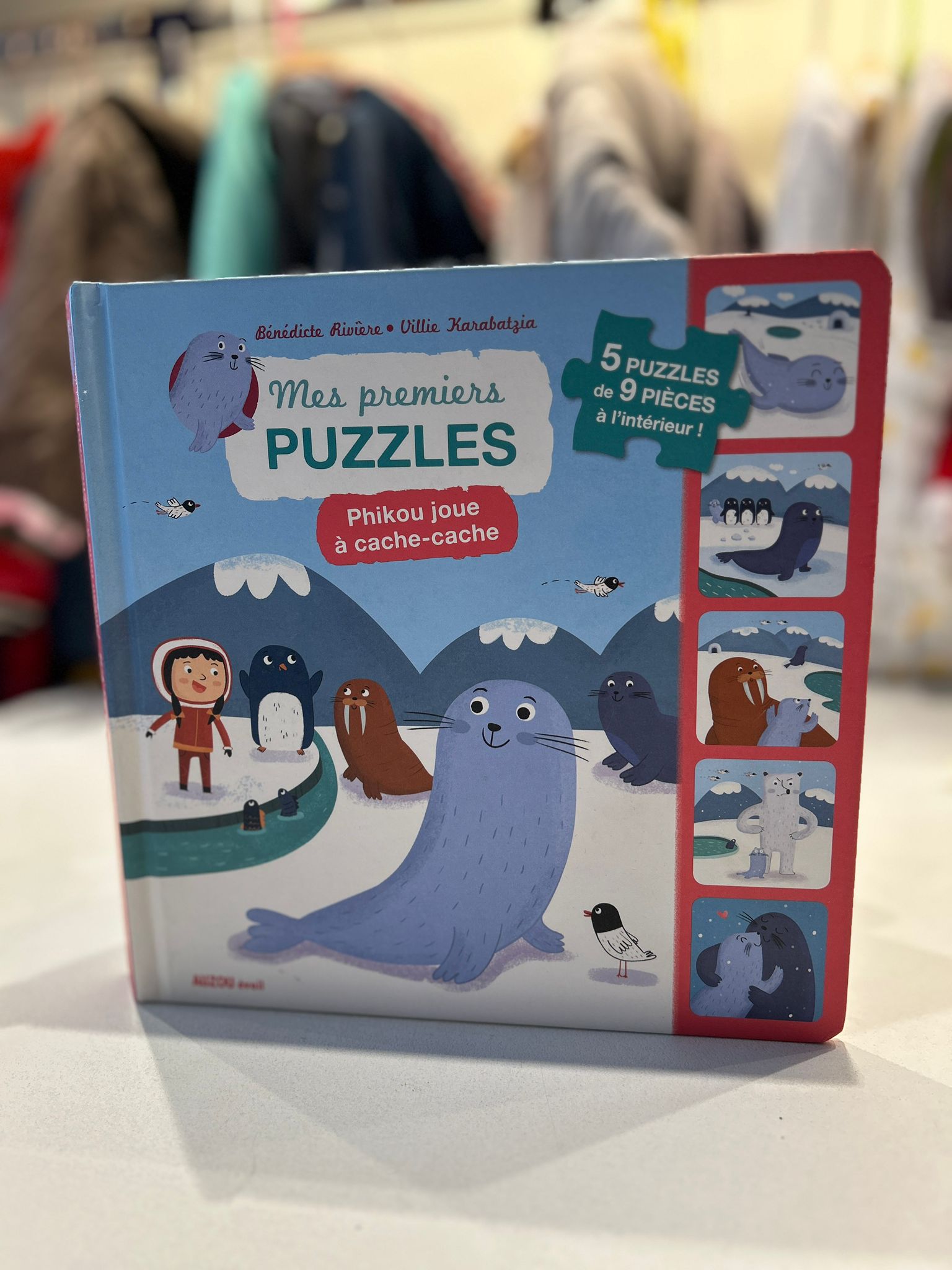 Puzzles phikou joue a cahe-cache