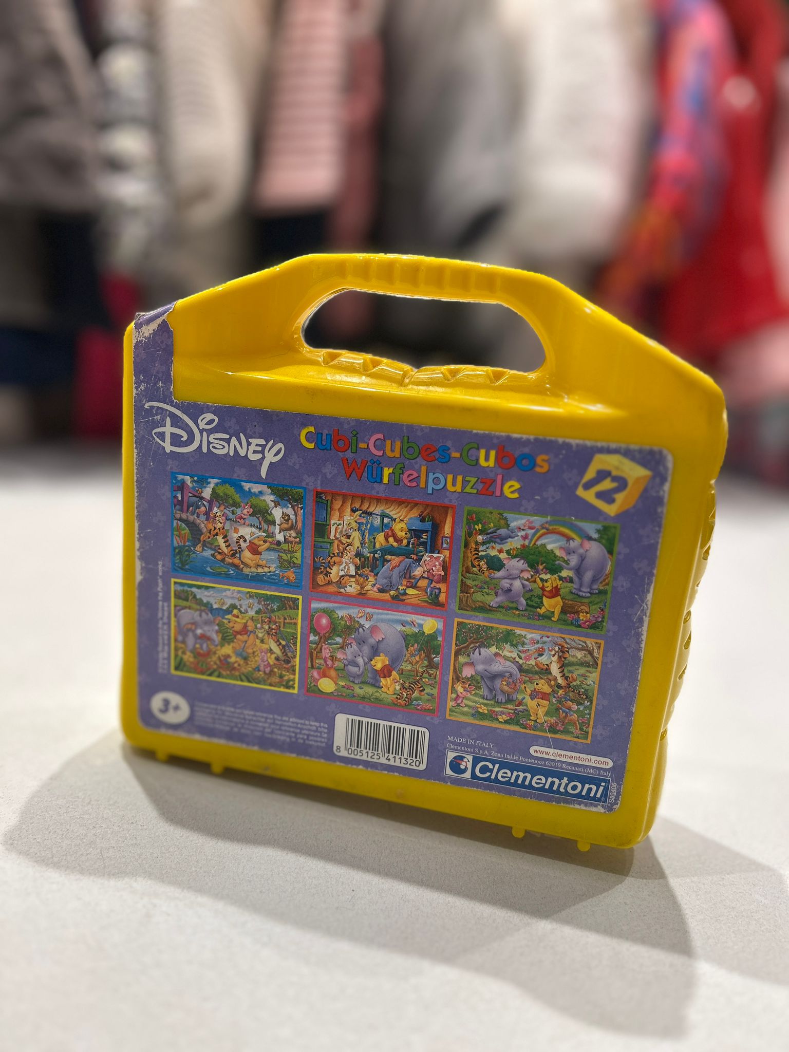 Petit valise de cubes en puzzles