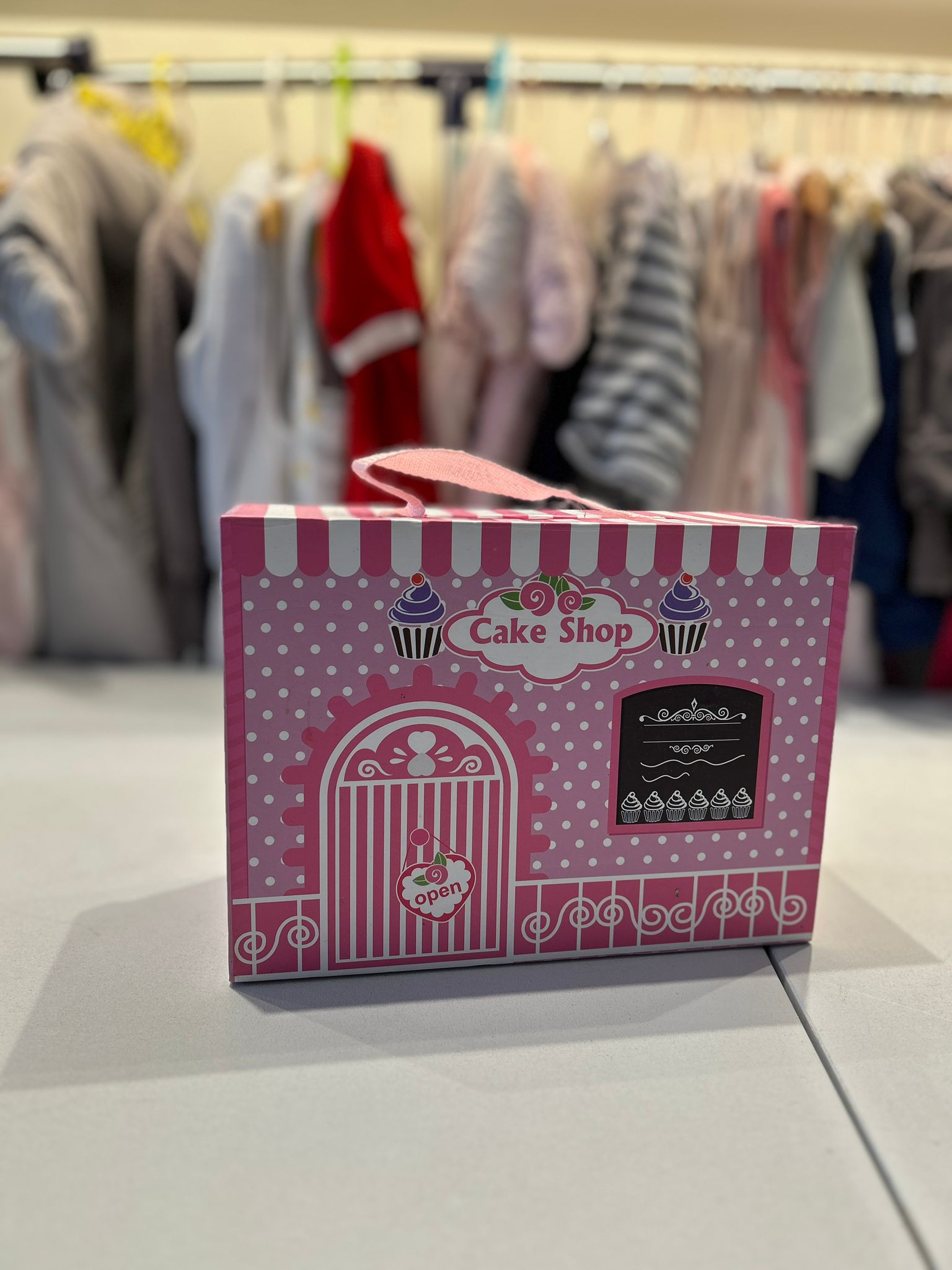 Cake shop