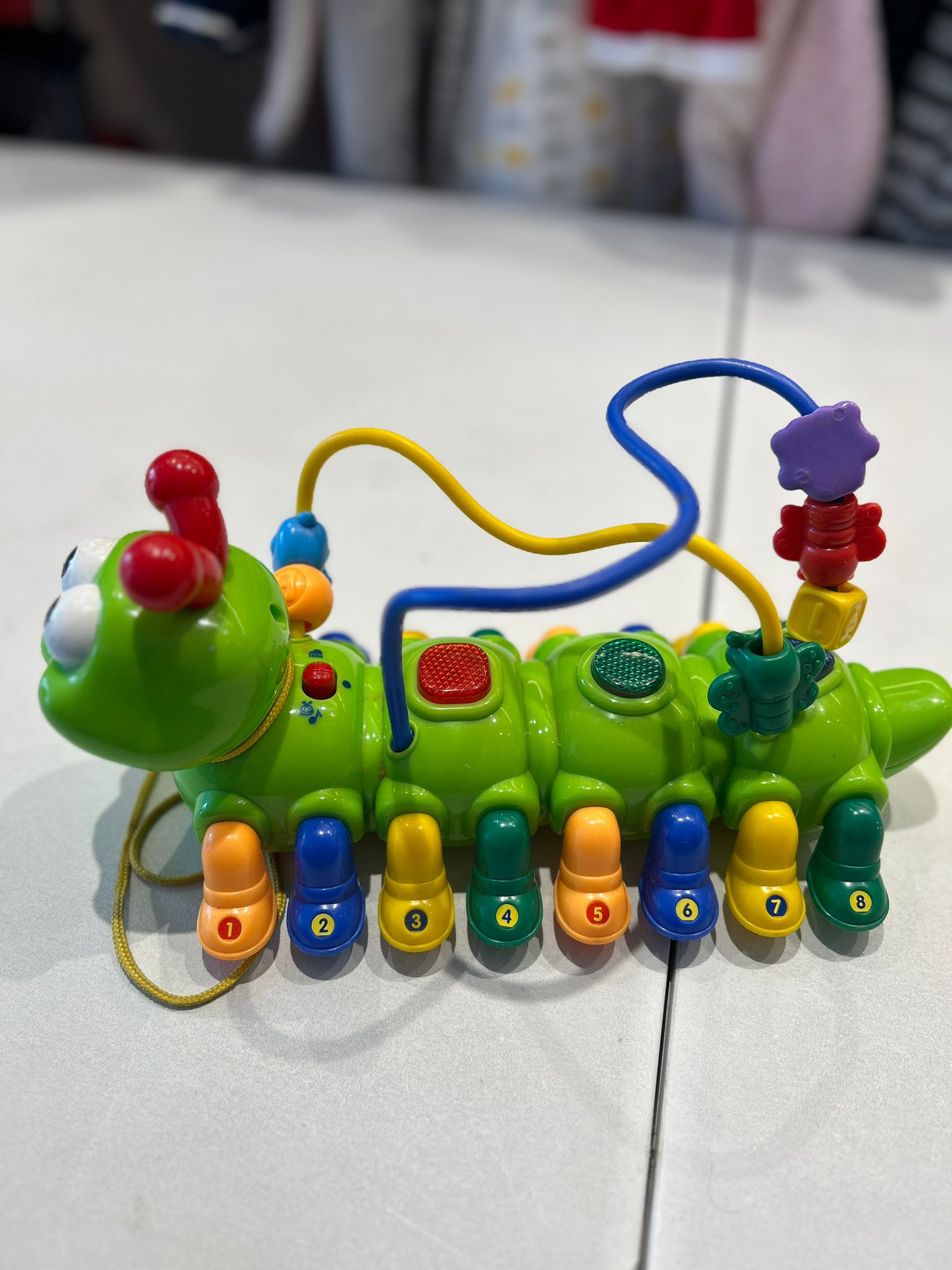 Jouet chenille musical