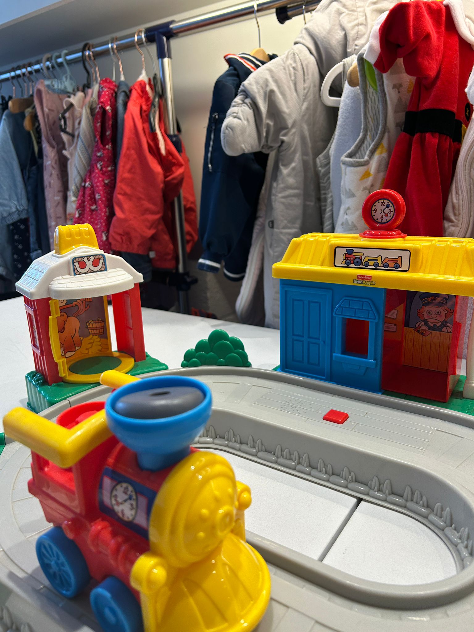 Fisher price little people train