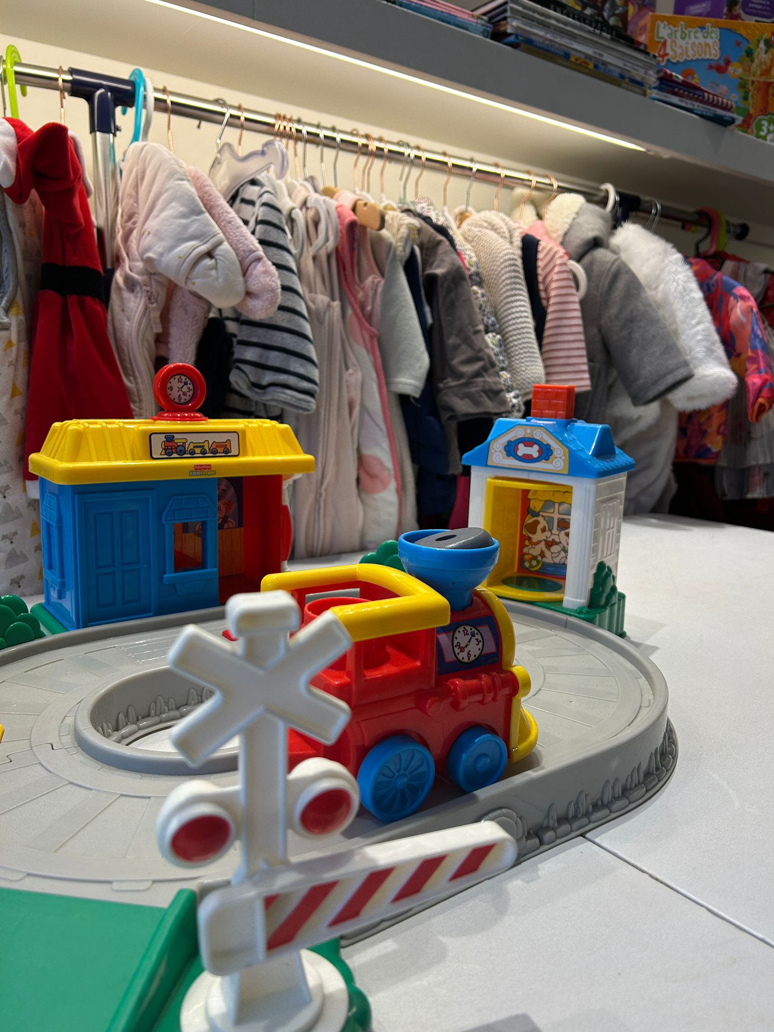 Fisher price little people train