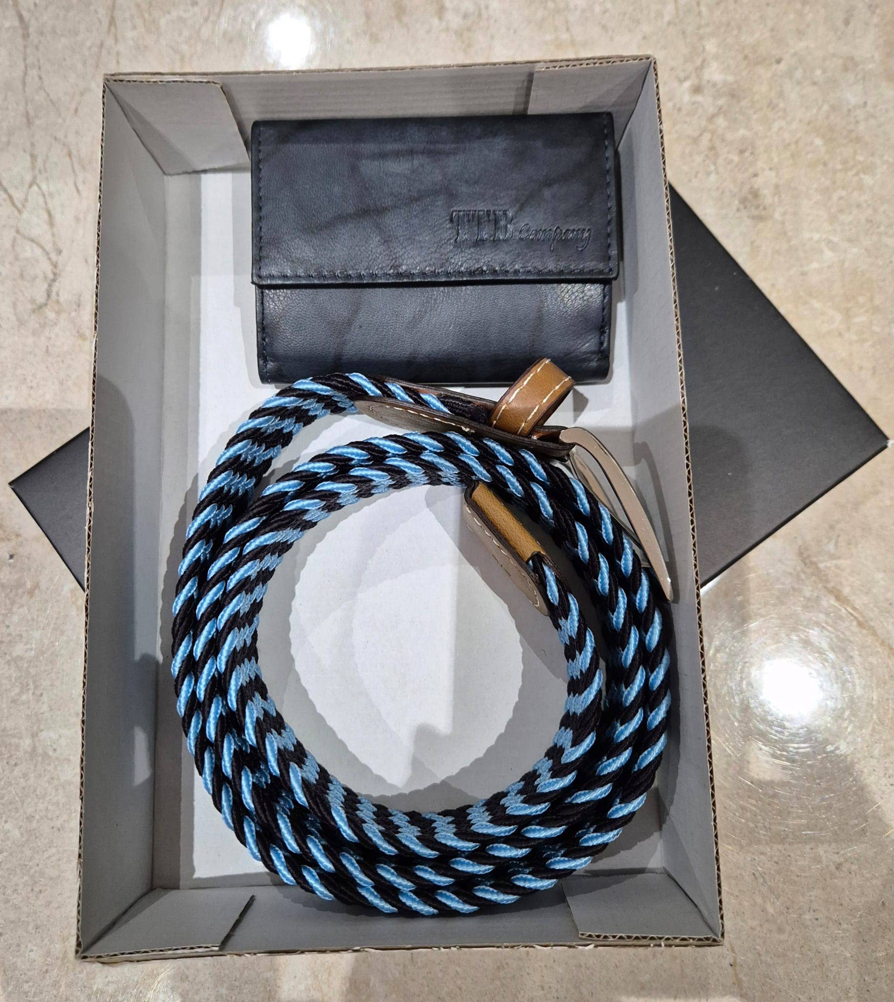 ENSEMBLE PORTEFEUILLE EN CUIR AVEC CEINTURES ÉLASTIQUES: 1