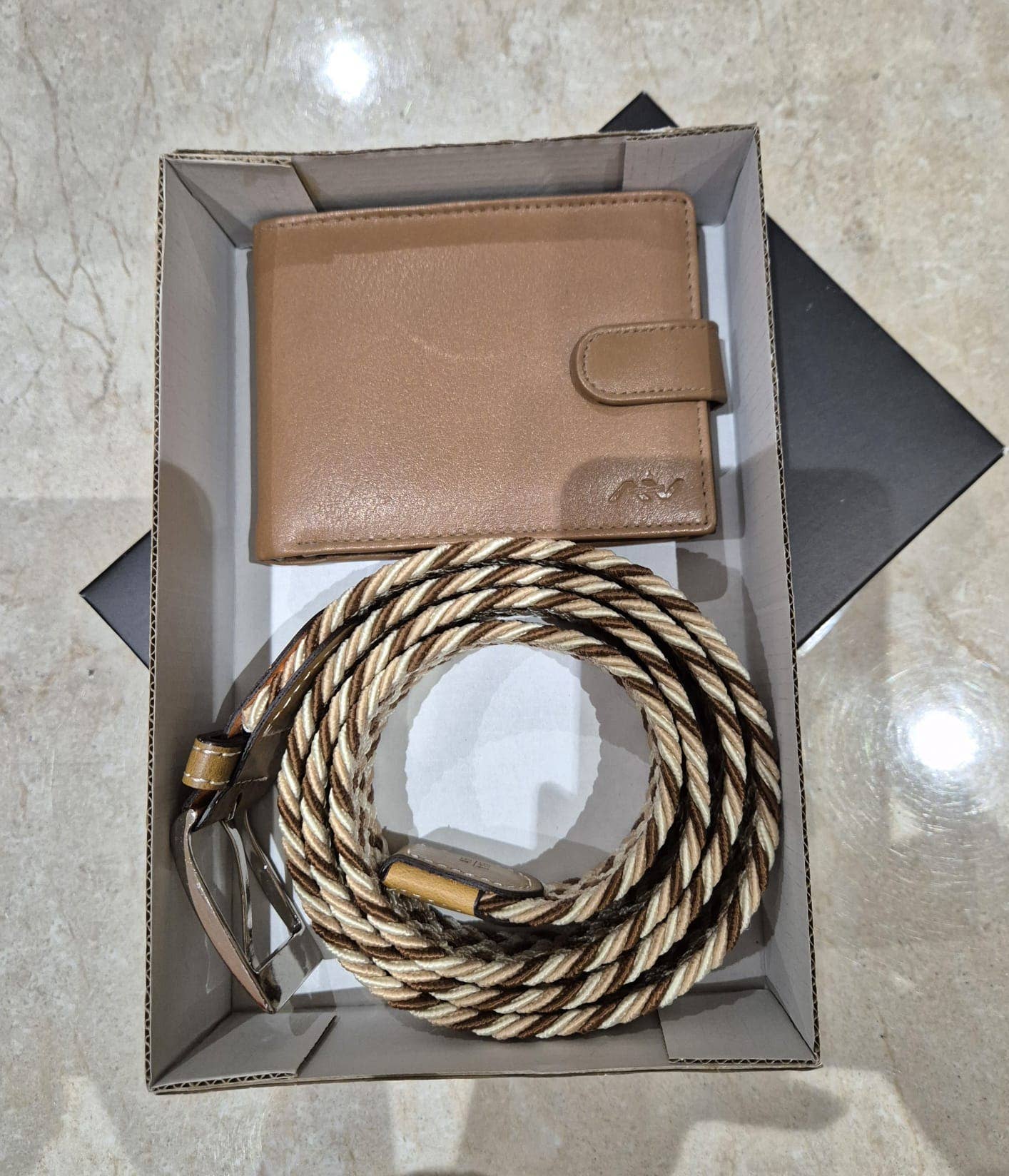 ENSEMBLE PORTEFEUILLE EN CUIR AVEC CEINTURES ÉLASTIQUES: 3